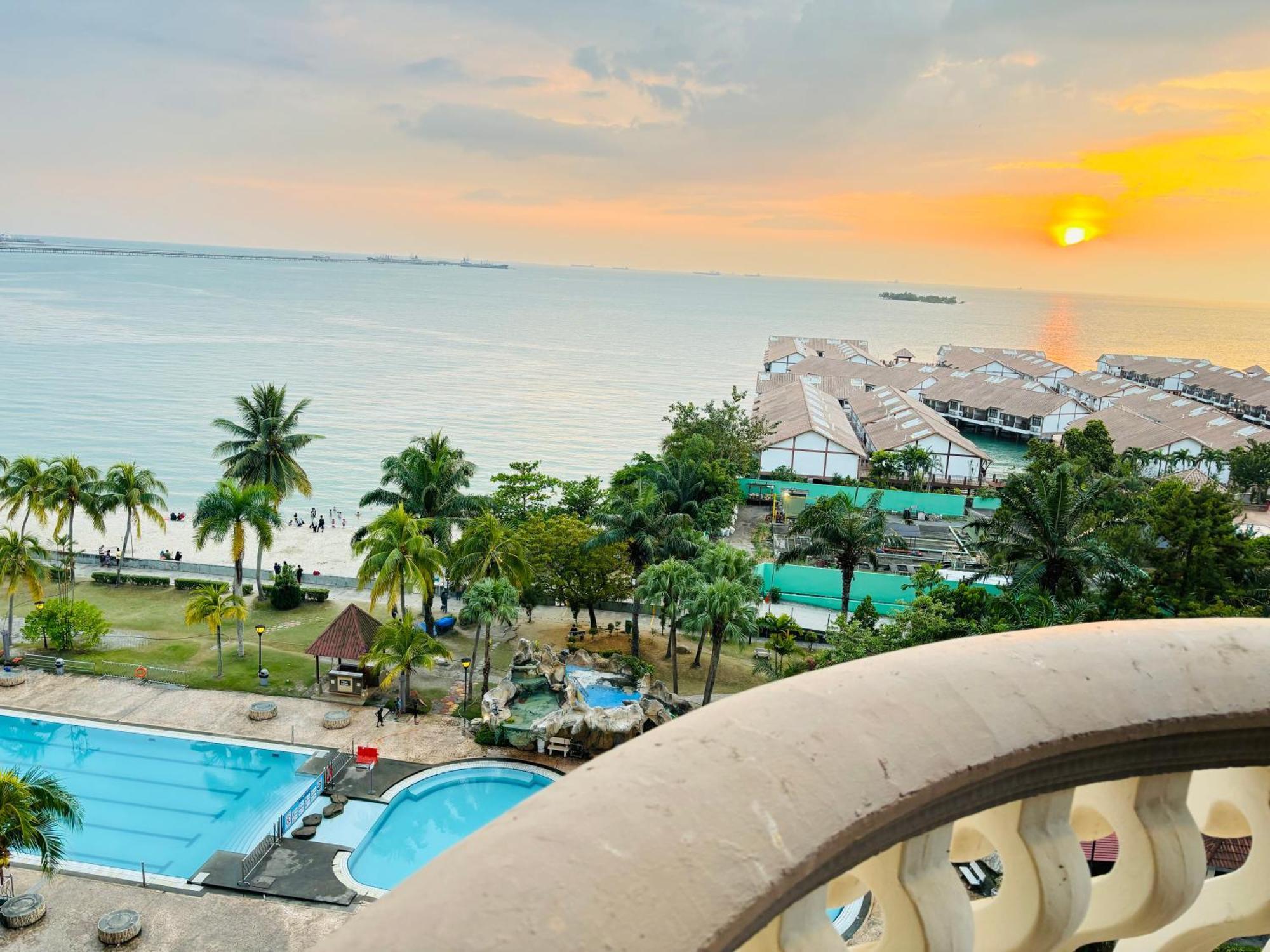 Glory Beach Resort Own Port Dickson Buitenkant foto