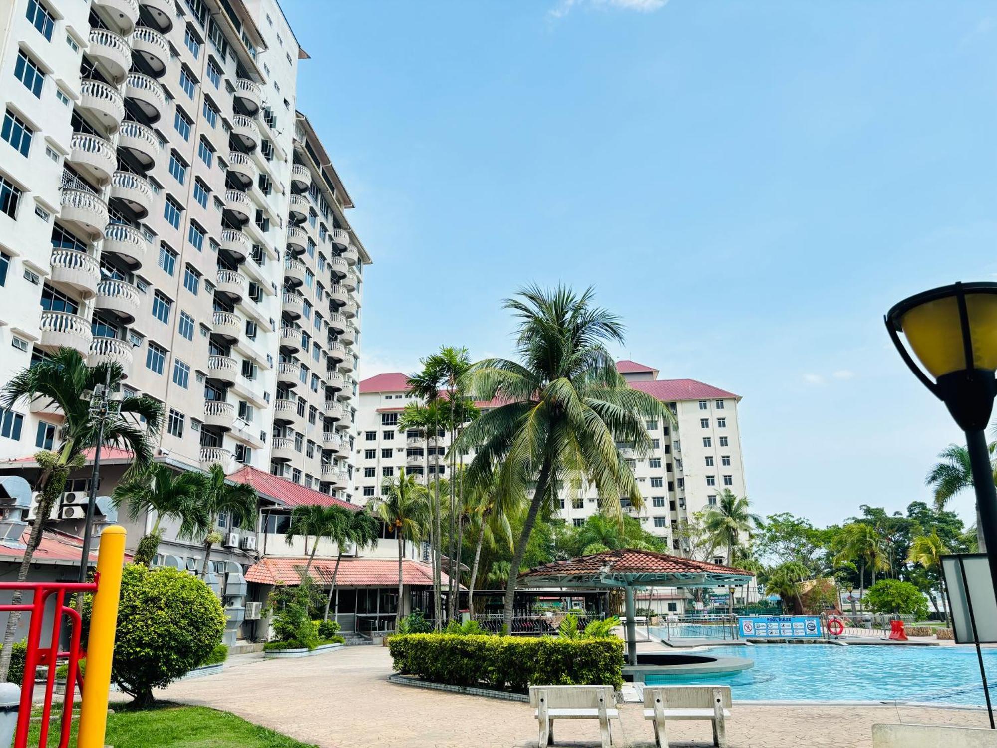Glory Beach Resort Own Port Dickson Buitenkant foto