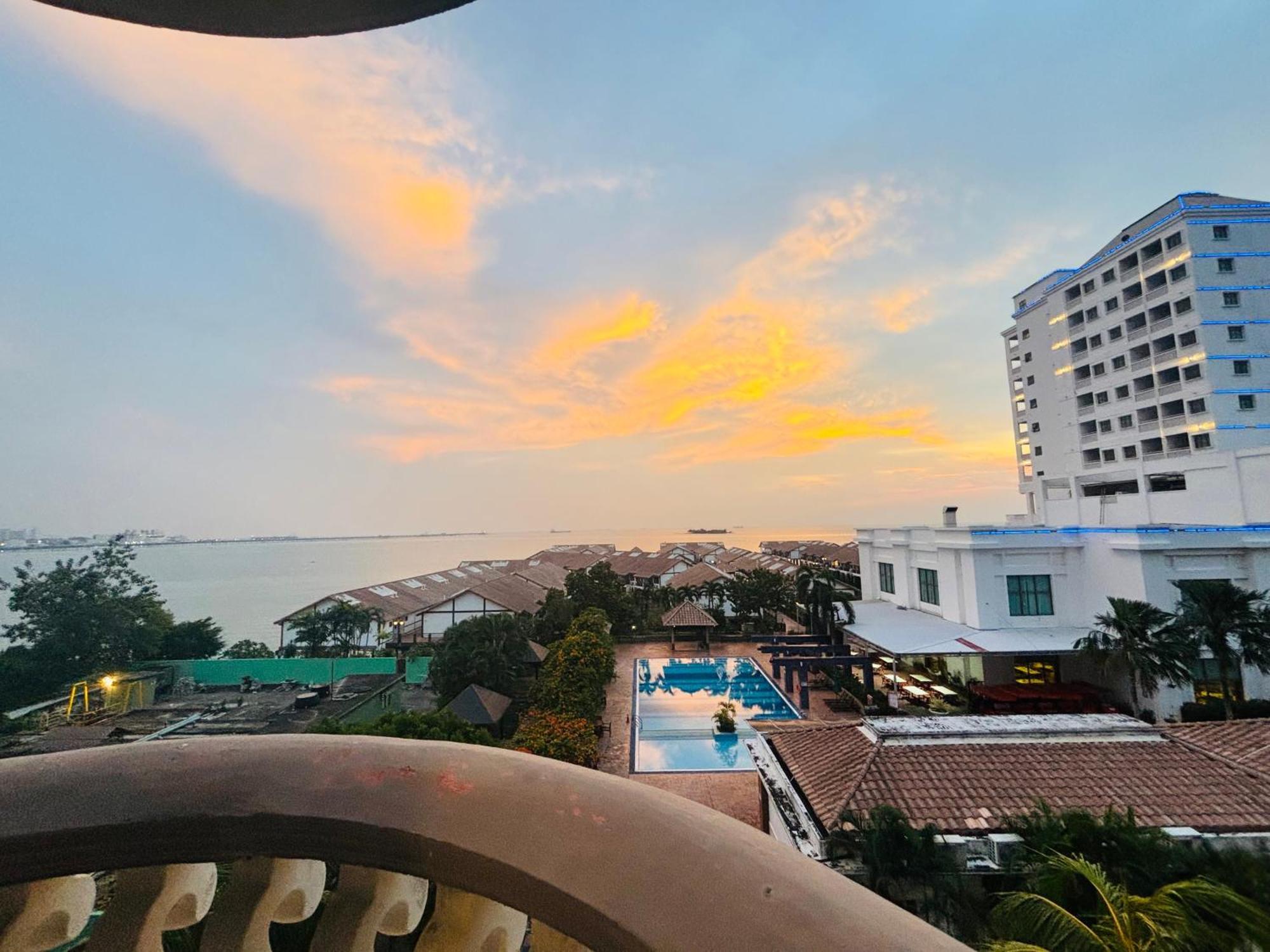 Glory Beach Resort Own Port Dickson Buitenkant foto